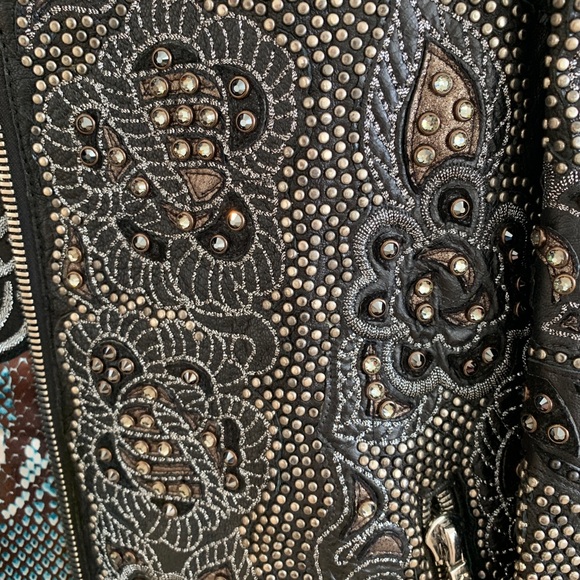 Jacket - Picture 2 of 4